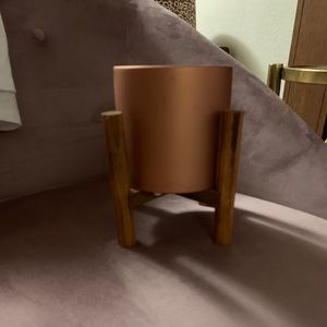 Planting pot with stand